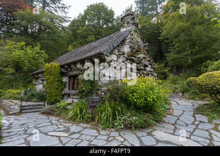 Il brutto House o Tŷ Hyll, vicino a Capel Curig, Snowdonia. Di proprietà della società di Snowdonia come una sala da tè e di attrazione turistica. Foto Stock