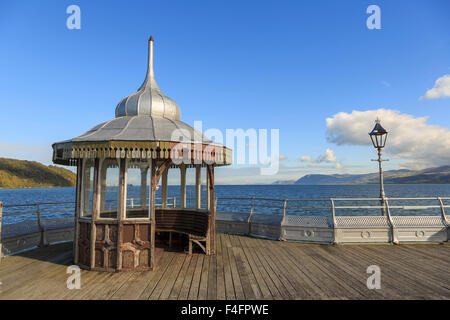 Shelter, Bangor Pier, Menai Straits, Bangor, il Galles del Nord Foto Stock