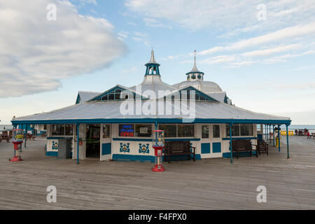 Arcade alla fine di Llandudno Pier, il Galles del Nord Foto Stock