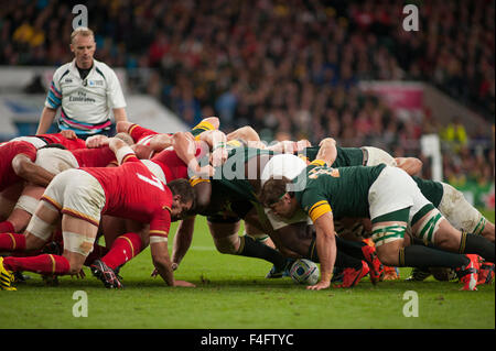 Stadio di Twickenham, Londra, Regno Unito. 17 ottobre, 2015. Il Galles ha sconfitto dal Sud Africa nel trimestre partita finale della Coppa del Mondo di Rugby 2015, il punteggio finale del Galles 19 - Sud Africa 23. Credito: sportsimages/Alamy Live News Foto Stock