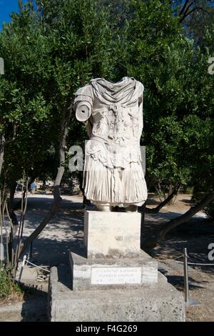 Rotto re greco statua del guerriero antico dio mito Foto Stock