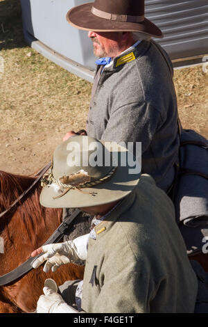 Due soldati confederati a cavallo Foto Stock