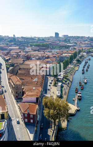 Vista aerea di Gaia, il vino di porto capitale dal Ponte Luis i bridge. Ottobre, 2015. Porto, Portogallo. Foto Stock