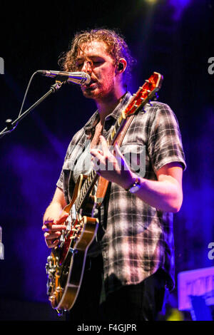 Music Artista HOZIER esegue presso il Red Hat anfiteatro nella Carolina del Nord. Andrew Hozier-Byrne (sopportato il 17 marzo 1990), noto come Hozier, è un cantante irlandese e il cantautore da Bray County Wicklow. Ha rilasciato il suo debutto EP, presentando il colpo singolo 'Take Me in chiesa", nel 2013 e il suo secondo EP, dall'Eden, nel 2014. Foto Stock