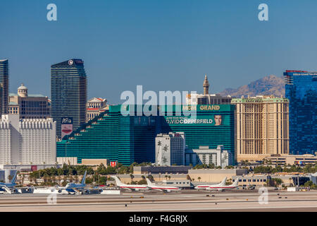 Area 51 "Janet' aerei con il Las Vegas Strip hotels dietro Foto Stock