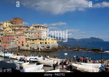 Boccadasse, villaggio di pescatori e il sobborgo di Genova, Riviera, Liguria, Italia, Europa Foto Stock