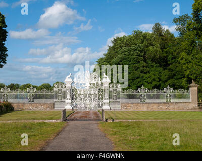 I cancelli a Chirk Castle vicino a Wrexham Regno Unito Galles Foto Stock