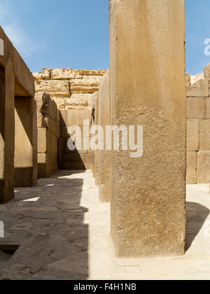 Camera scoperchiata nel tempio a valle del faraone Khafre del IV dinastia, Giza, vicino al Cairo in Egitto Foto Stock