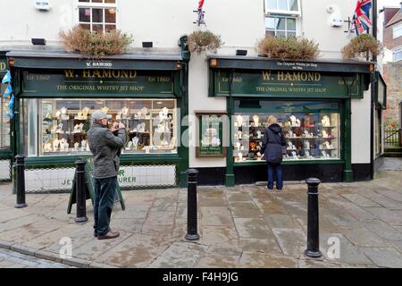 Esterno del getto Hamond shop Church street a Whitby North Yorkshire Foto Stock