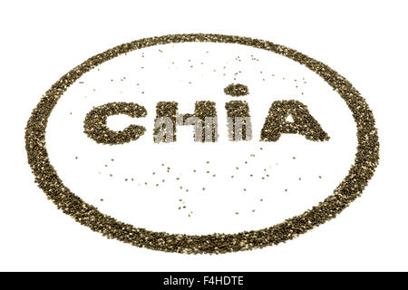 Parola CHIA come logo contenente semi di chia su sfondo bianco Foto Stock