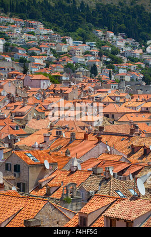 Dubrovnik, Dubrovnik-Neretva County, Croazia. I tetti della città vecchia. Foto Stock