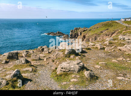 Paesaggio costiero panoramico a Lands End, Cornovaglia, Inghilterra, Regno Unito Foto Stock