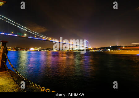 Istanbul, Turchia. Xiv oct, 2015. Ponte del Bosforo a Istanbul. © Aziz Karimov/Pacific Press/Alamy Live News Foto Stock