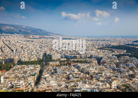 Vista di Atene da Lykavittos Hill, Atene, Grecia, Europa Foto Stock