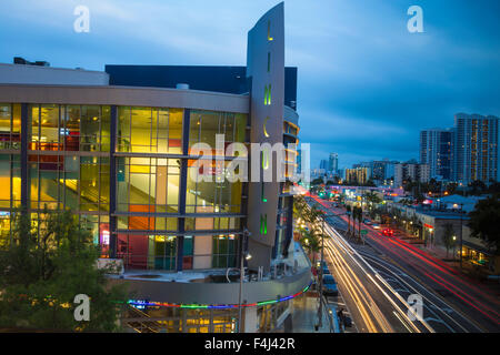 Vista di Lincoln Regal Cinemas e Alton Road, South Beach, Miami Beach, Florida, Stati Uniti d'America, America del Nord Foto Stock