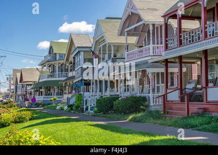 Case di colore a Oak Bluffs su Marthas Vineyard Foto Stock