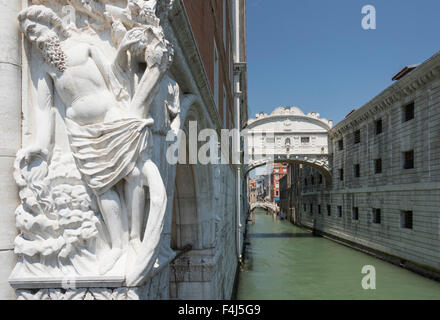 L'Ebbrezza di Noè sul Palazzo Ducale e il Ponte dei Sospiri, Venezia, Sito Patrimonio Mondiale dell'UNESCO, Veneto, Italia, Europa Foto Stock