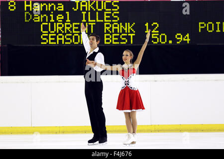 Logrono, Spagna. 3° Ott, 2015. Hanna Jakucs & Daniel Illes (HUN) Pattinaggio di Figura : ISU Junior Grand Prix di Pattinaggio di Figura Logrono 2015 danza su ghiaccio programma gratuito presso il Centro Deportivo Municipal de Lobete a Logrono, Spagna . © Mutsu Kawamori/AFLO/Alamy Live News Foto Stock