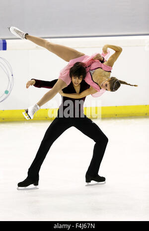 Logrono, Spagna. 3° Ott, 2015. Elliana Pogrebinsky & Alex Benoit (USA) Pattinaggio di Figura : ISU Junior Grand Prix di Pattinaggio di Figura Logrono 2015 danza su ghiaccio programma gratuito presso il Centro Deportivo Municipal de Lobete a Logrono, Spagna . © Mutsu Kawamori/AFLO/Alamy Live News Foto Stock