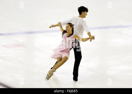 Logrono, Spagna. 3° Ott, 2015. Anastasia Shpilevaya & Grigory Smirnov (RUS) Pattinaggio di Figura : ISU Junior Grand Prix di Pattinaggio di Figura Logrono 2015 danza su ghiaccio programma gratuito presso il Centro Deportivo Municipal de Lobete a Logrono, Spagna . © Mutsu Kawamori/AFLO/Alamy Live News Foto Stock