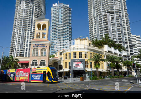 G:collegamento tram, Surfers Paradise Boulevard, Surfers Paradise, Gold Coast, Queensland, Australia Foto Stock