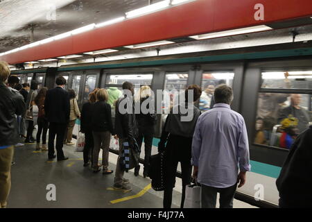 Parigi la stazione della metropolitana di Parigi, Francia, Europa Foto Stock