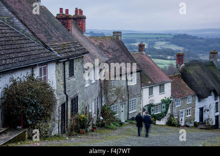 L'iconico e classic vista dalla Collina d'oro in Shaftesbury, Dorset, England, Regno Unito, Europa Foto Stock