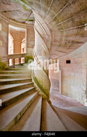 Le spirali di una scalinata che conduce fino alla cappella presso Chateau de Chambord, UNESCO, Loir-et-Cher, Centre, Francia Foto Stock