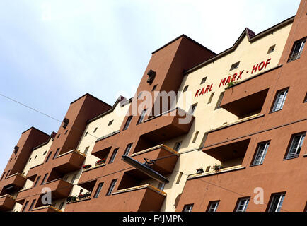 Karl Marx Hof social housing development a Vienna, in Austria Foto Stock