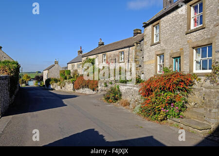 Il villaggio di oltre che a Haddon nel Derbyshire Peak District, REGNO UNITO Foto Stock