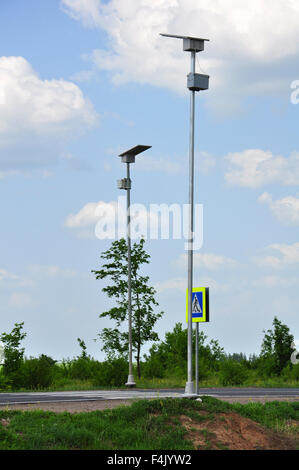 Il via nella regione Lipetsk è attrezzata con energia solare di luci a. La Russia Foto Stock