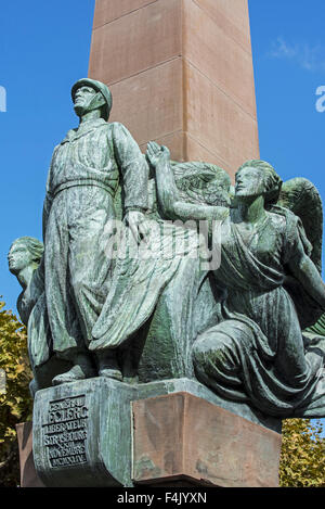 Monumento di guerra per il Maréchal Leclerc presso la piazza Place Broglie a Strasburgo, Alsazia, Francia Foto Stock