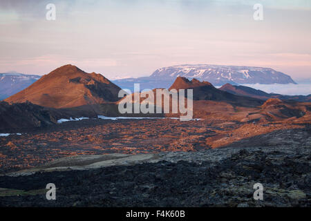 Alba sul Leirhnjukur campo di lava, vulcano Krafla, Myvatn, Nordhurland Eystra, Islanda. Foto Stock