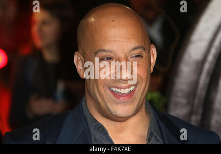 Londra, Regno Unito. Il 19 ottobre, 2015. Vin Diesel frequentando 'l'ultima Witch Hunter' Premiere europeo all'Impero, Leicester Square a Londra, Regno Unito. Credito: Stills Press/Alamy Live News Foto Stock