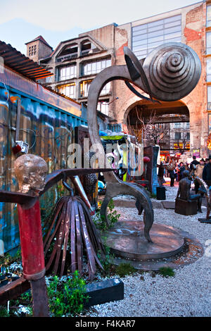 Berlino, 8 gennaio: La Kunsthaus Tacheles, precedentemente un department store nel quartiere ebraico di Berlino. Dopo che serve come un nazista Foto Stock