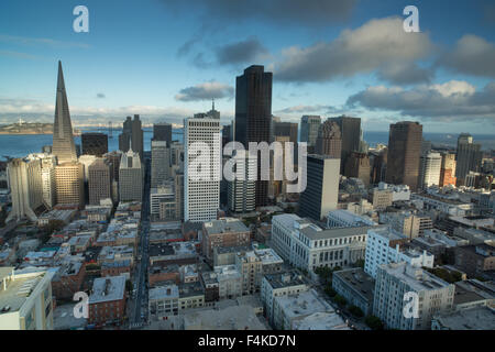 Vedute aeree del Quartiere Finanziario di San Francisco, da Nob Hill Foto Stock