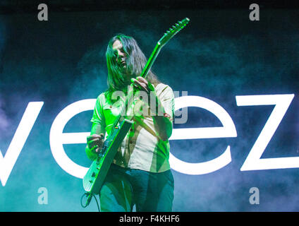 Musicista Brian Bell di Weezer esegue sul palco durante la vita è bella Festival in Las Vegas Foto Stock