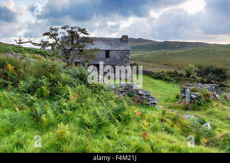 Un medievale abbandonato farmhouseat il piede del Brown Willy su Bodmin Moor in Cornovaglia Foto Stock