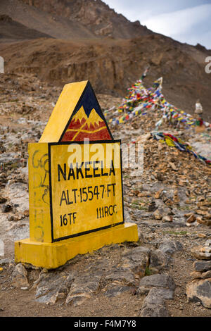 India, Jammu e Kashmir, Ladakh, Nakeel La pass altitudine 15547 piedi segno sulla autostrada Leh-Manali Foto Stock