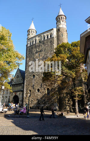 Basilica di nostra Signora, chiesa cattolica in Onze lieve vrouweplein, Piazza di nostra Signora, Maastricht, Limburgo, Paesi Bassi. Foto Stock