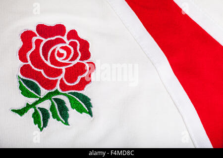 LONDON, Regno Unito - 19 OTTOBRE 2015: red rose ricamati su un Inghilterra Rugby Shirt, il 19 ottobre 2015. Foto Stock