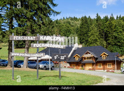 Ristorante Puchaczowka in Czarna Gora (Montagna Nera) ski resort in Snieznicki Park Krajobrazowy. Klodzko Bassa Slesia Polonia Foto Stock