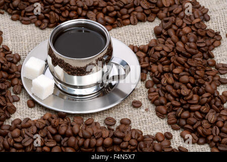 Frutta secca e noci,tazza di caffè con cannella , tazza di tè di frutta Foto Stock