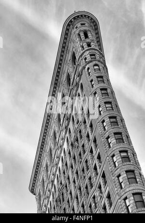 Immagine in bianco e nero degli iconici Flatiron Building, Manhattan New York STATI UNITI D'AMERICA Foto Stock