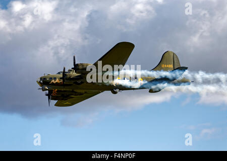 Boeing B-17G Flying Fortress G-BEDF alleato "B". Foto Stock