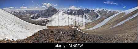 Suggestivo panorama del ghiacciaio in Pamir Mountains in Tagikistan Foto Stock