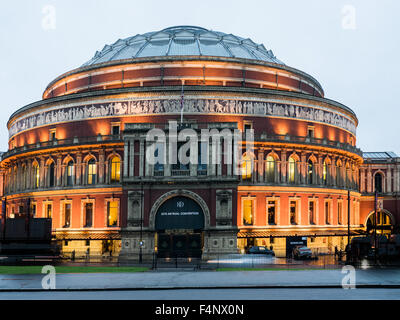 Royal Albert Hall di Londra, in una sala da concerto aperto nel 1871 dalla Regina Vittoria in memoria del defunto marito, il Principe Albert. Foto Stock
