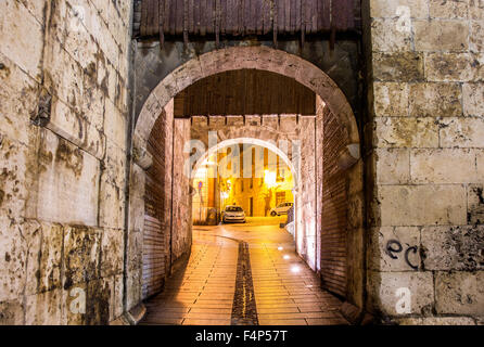 Il castello antico Portcullis ingresso Cagliari Sardegna Italia Foto Stock