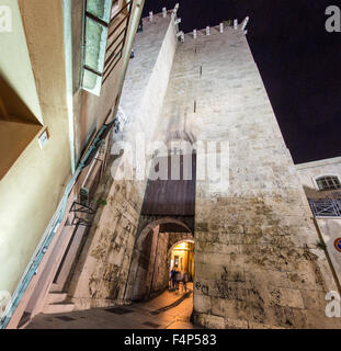 Il castello antico Portcullis ingresso Cagliari Sardegna Italia Foto Stock