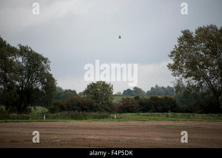 Lakenheath, Suffolk, Regno Unito. Xxi oct, 2015. RAF Lakenheath FA-18 Hornet crash scena Credito: Jason Marsh/Alamy Live News Foto Stock